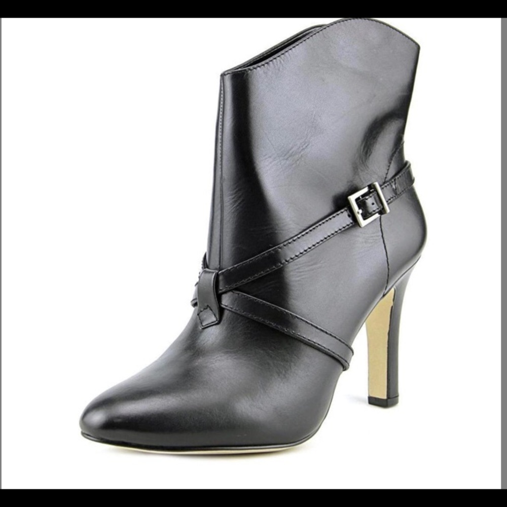 BCBG DREYA leather booties Sz 8